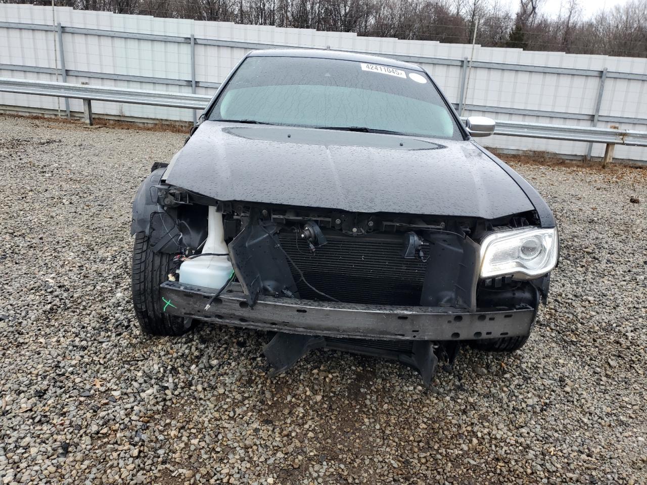 2017 Chrysler 300 - Image 5