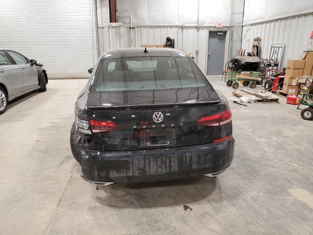 2021 Volkswagen Passat - Image 6