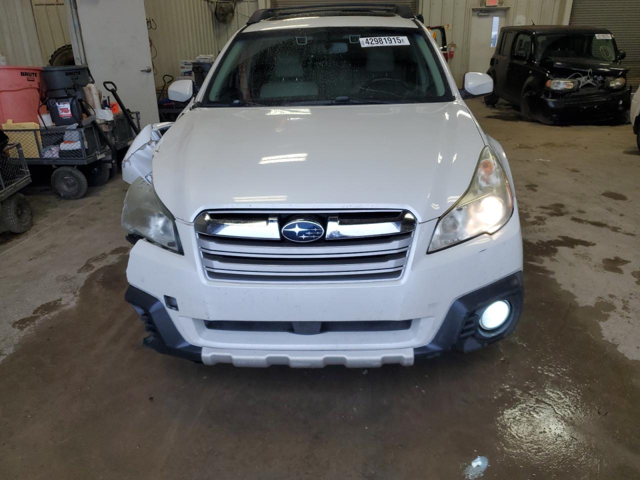 2014 Subaru Outback - Image 5