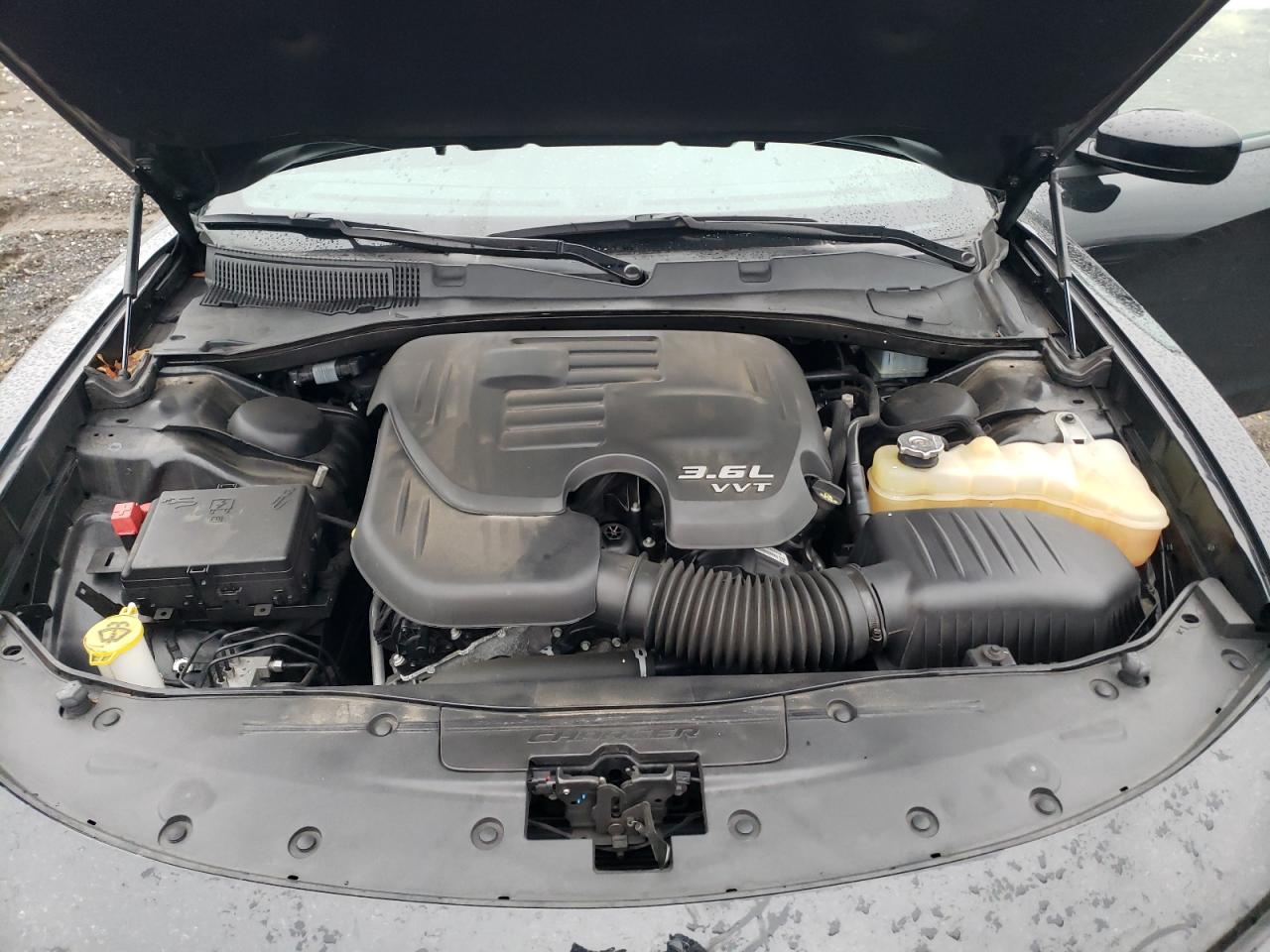 2018 Dodge Charger - Image 13