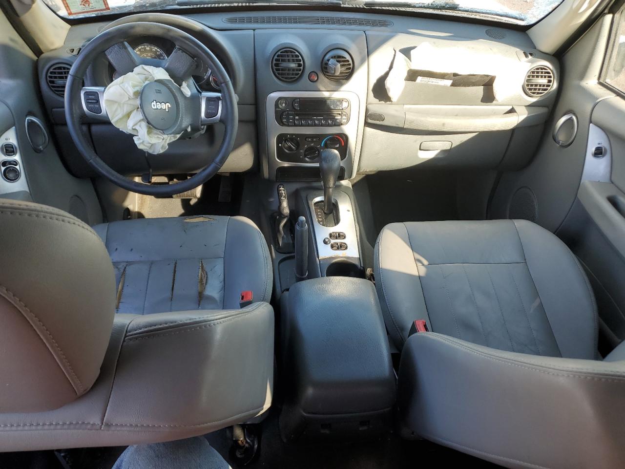 2005 Jeep Liberty (North America) - Image 8