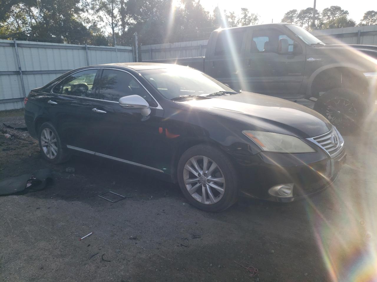 2010 Lexus ES - Image 4
