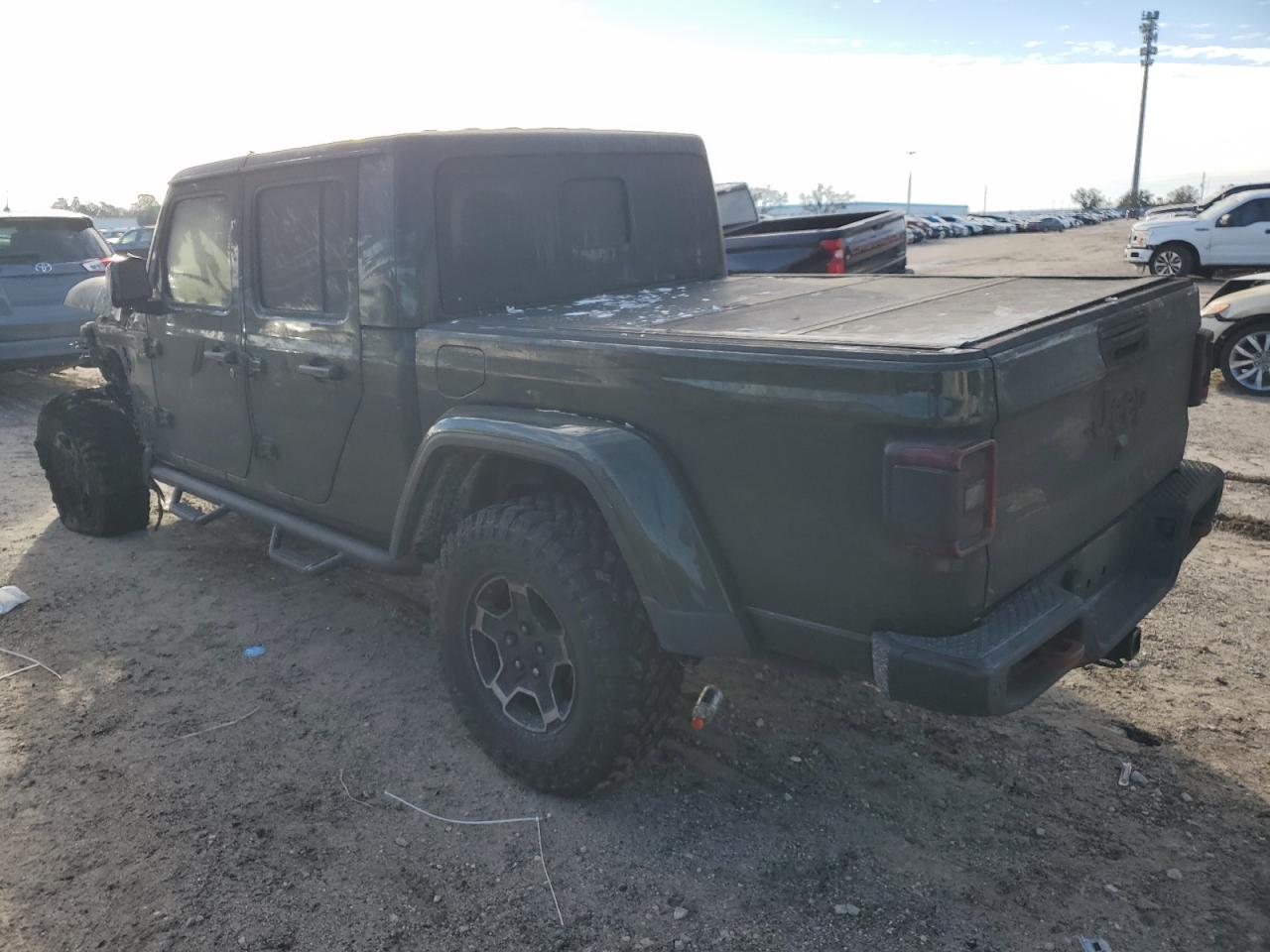 2021 Jeep Gladiator - Image 2