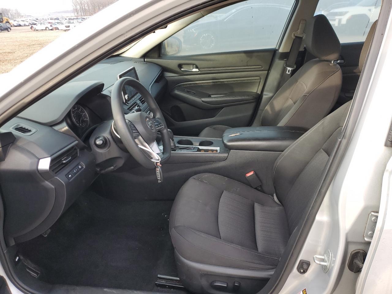 2019 Nissan Altima - Image 7