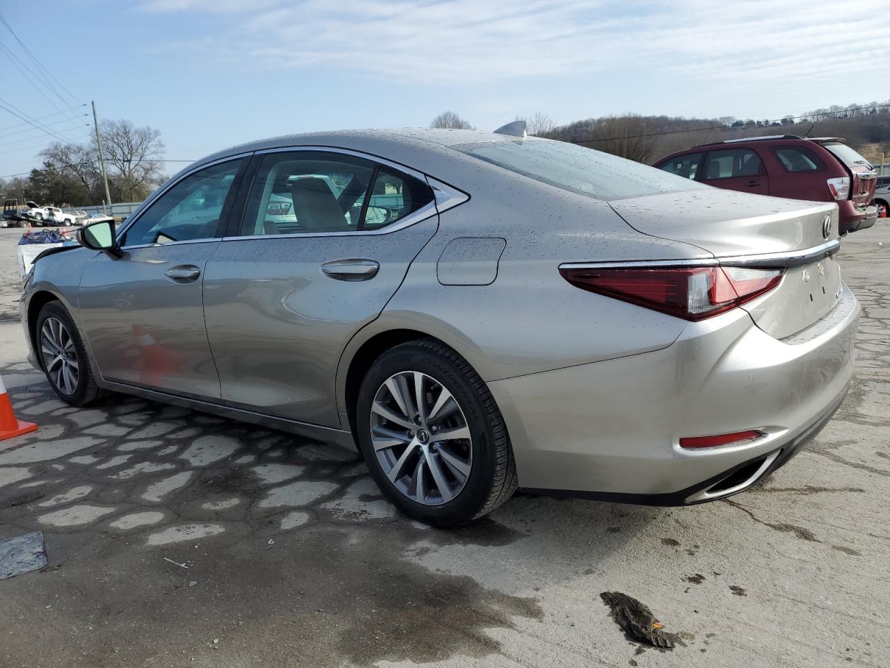2019 Lexus ES - Image 2
