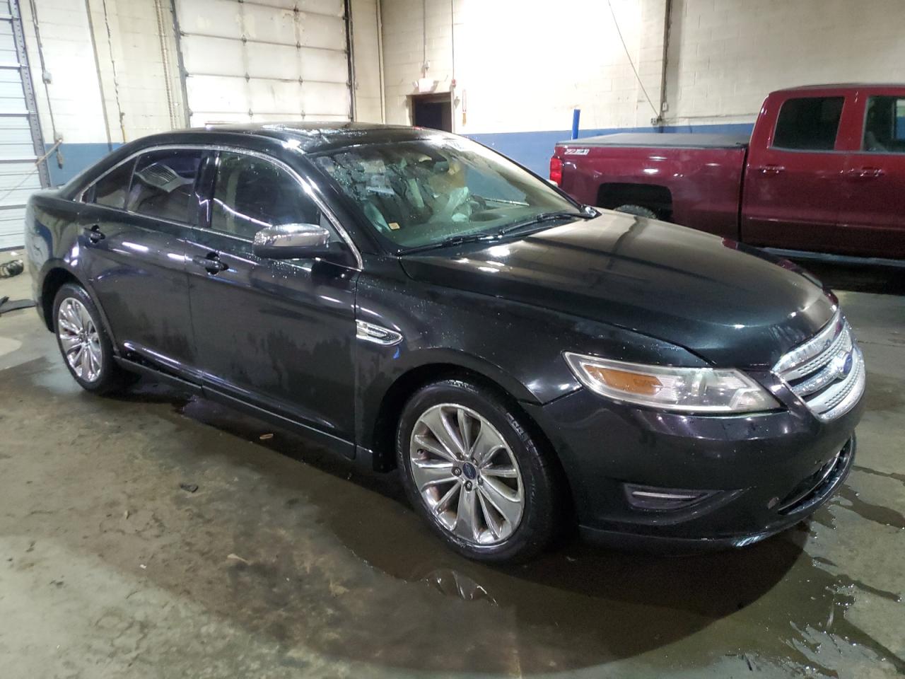 2010 Ford Taurus - Image 4