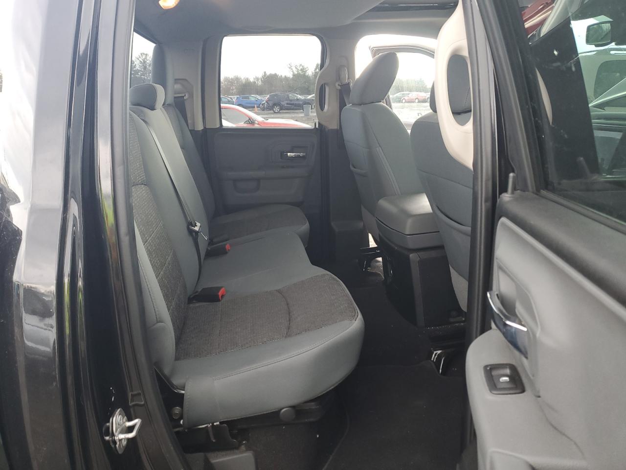2018 RAM 1500 - Image 10