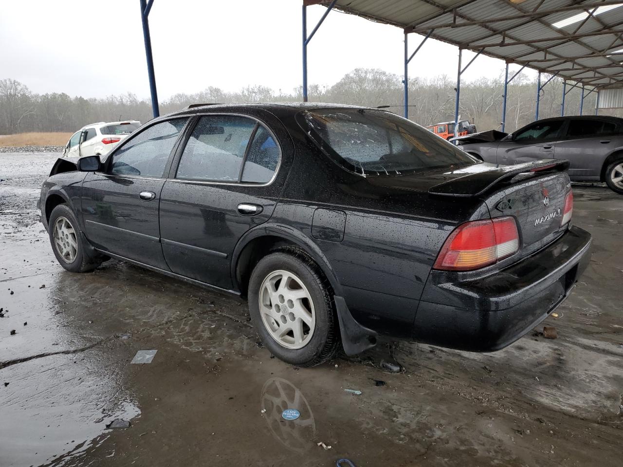 1999 Nissan Maxima - Image 2