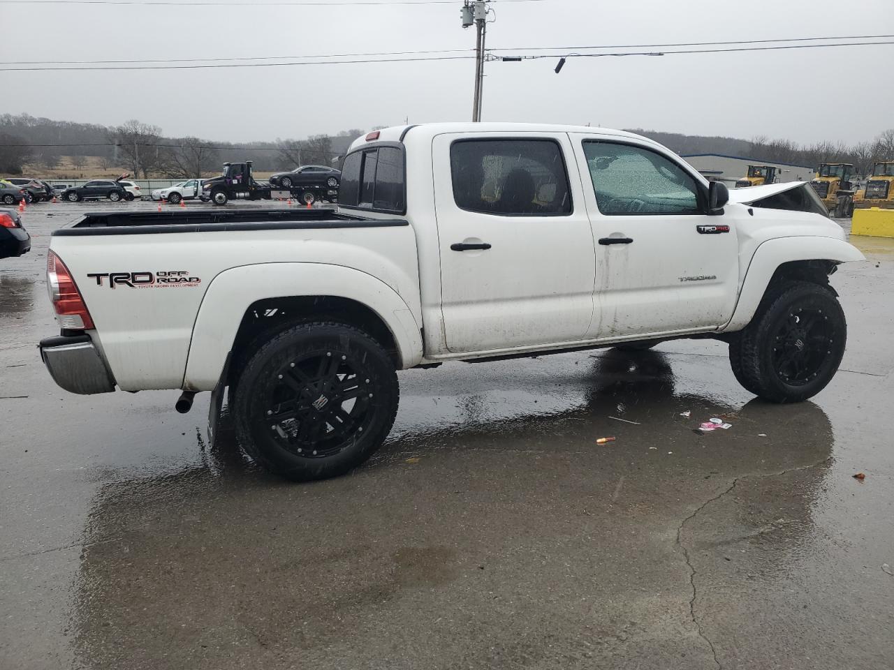 2013 Toyota Tacoma - Image 3