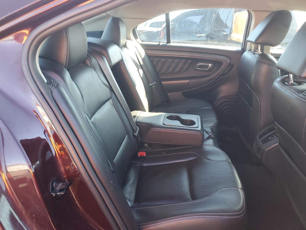 2011 Ford Taurus - Image 10