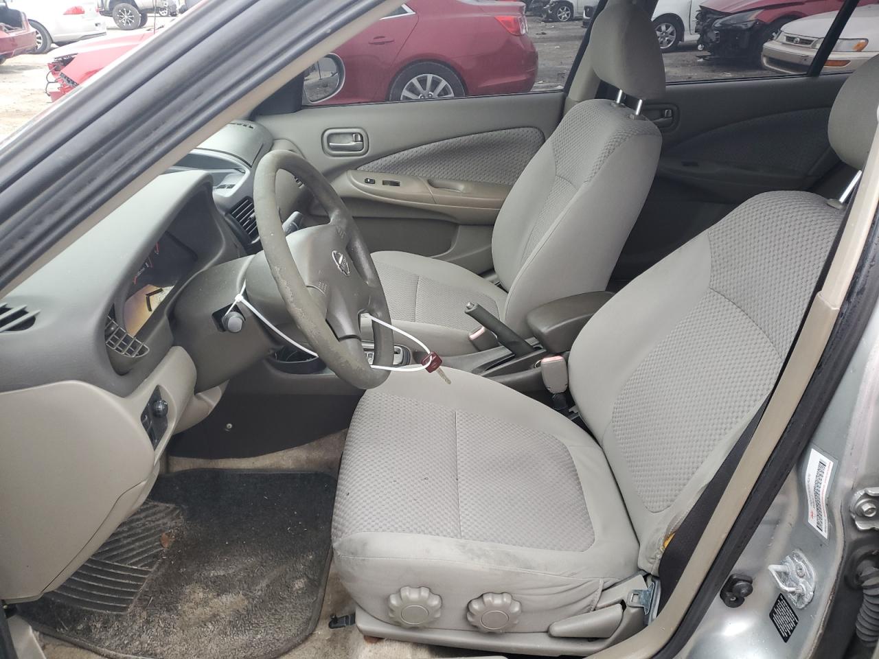 2004 Nissan Sentra - Image 7