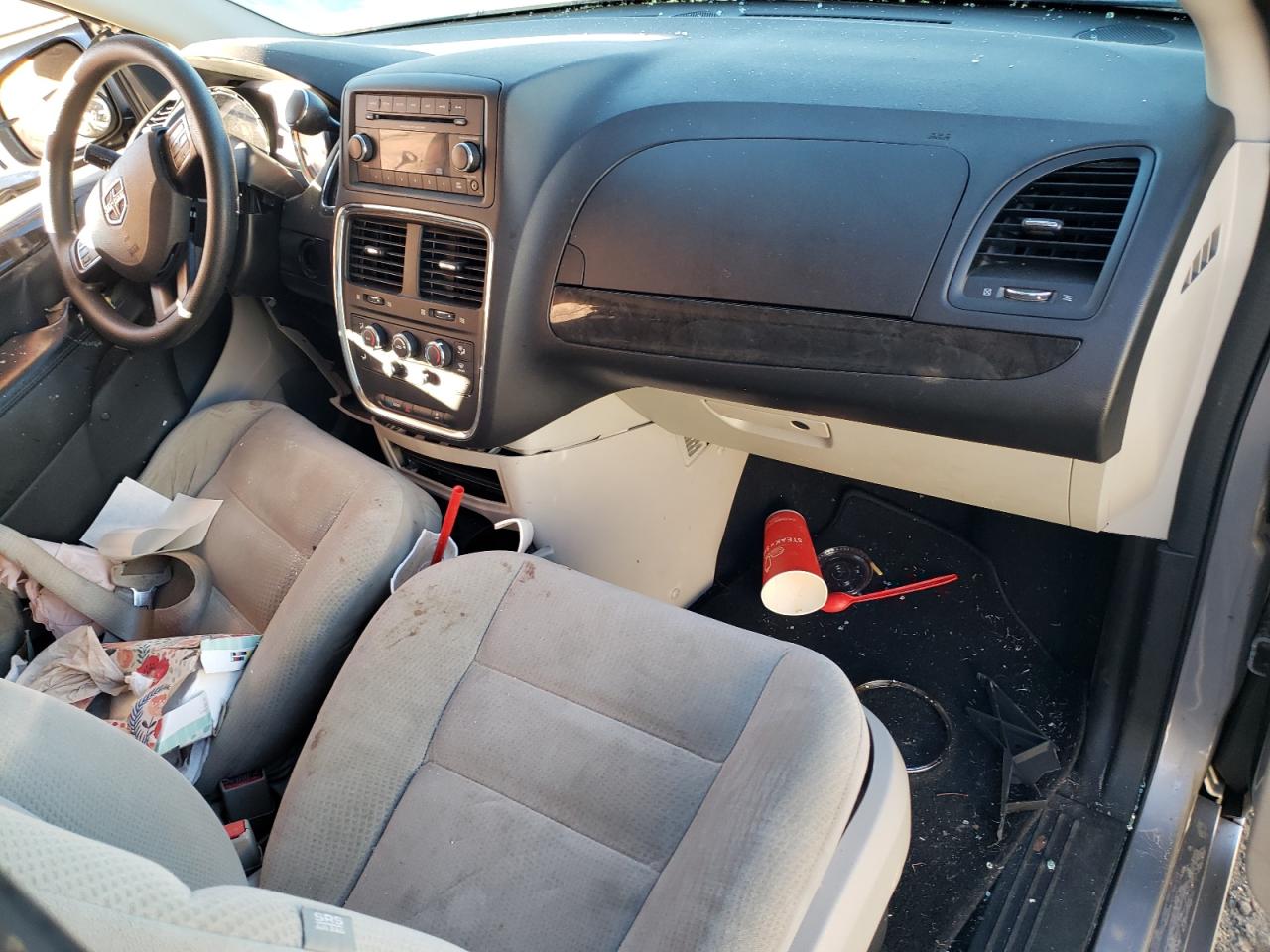 2016 Dodge Caravan - Image 8