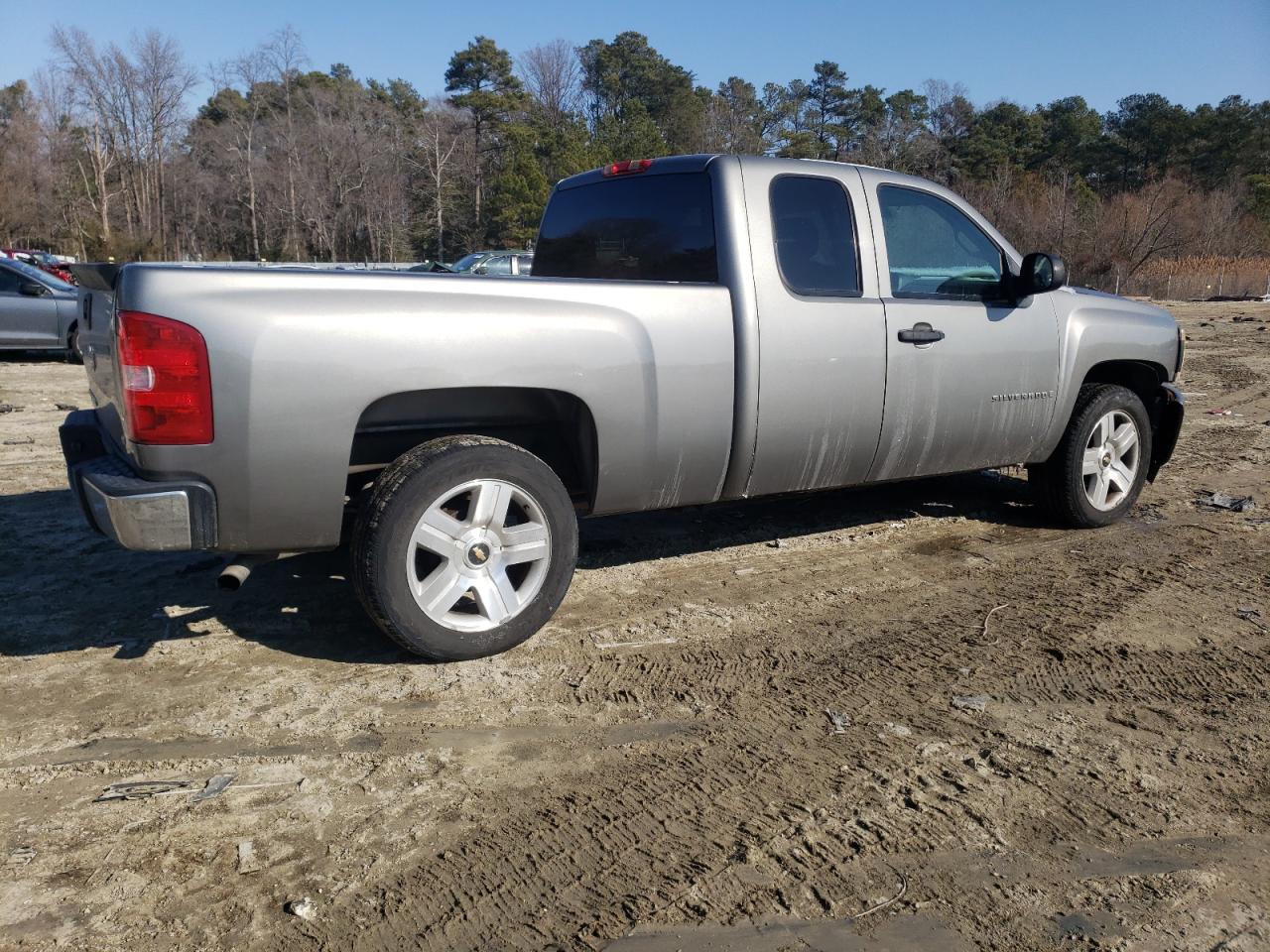 2008 Chevrolet Silverado - Image 3