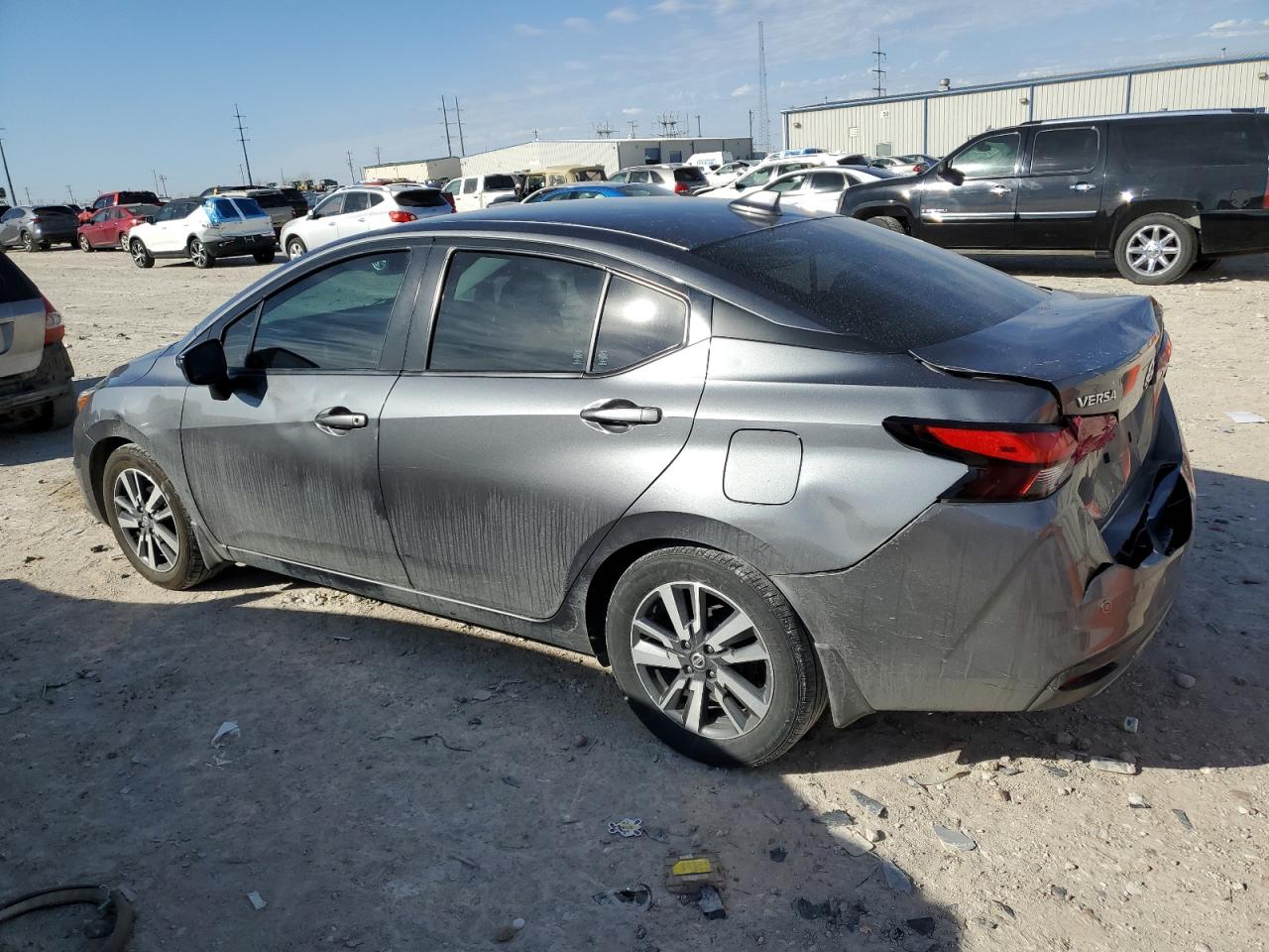 2021 Nissan Versa - Image 2