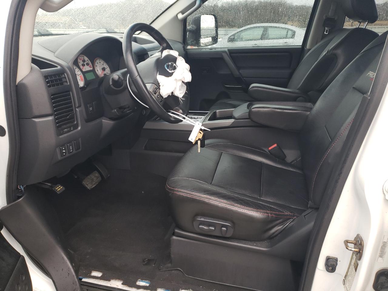 2012 Nissan Titan - Image 7