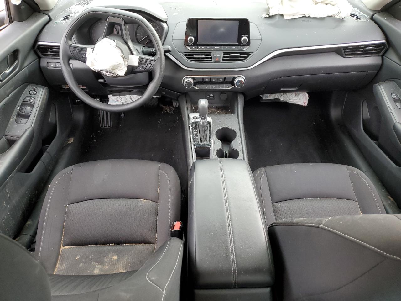 2024 Nissan Altima - Image 8