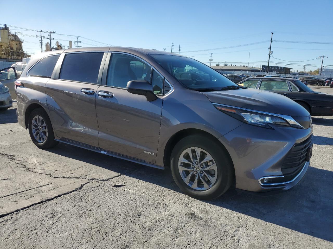 2021 Toyota Sienna - Image 4