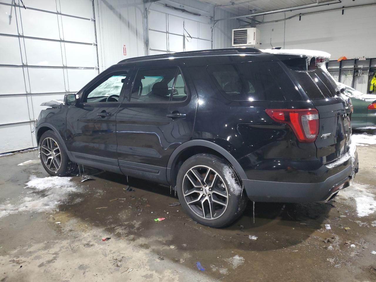 2016 Ford Explorer - Image 2