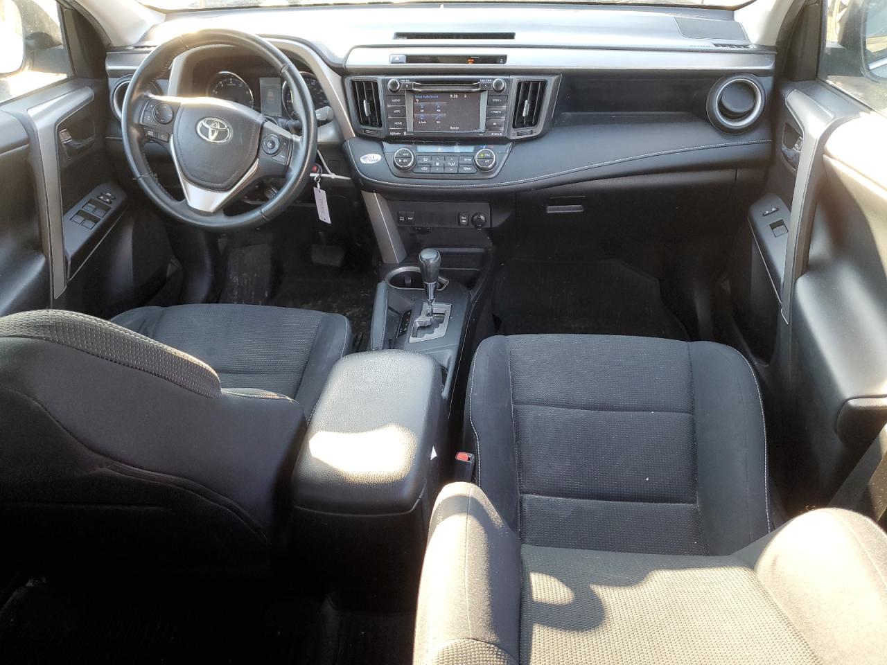 2016 Toyota RAV 4 - Image 8