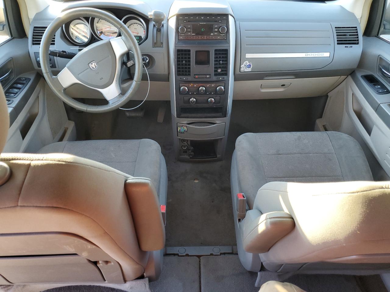 2008 Dodge Caravan - Image 8