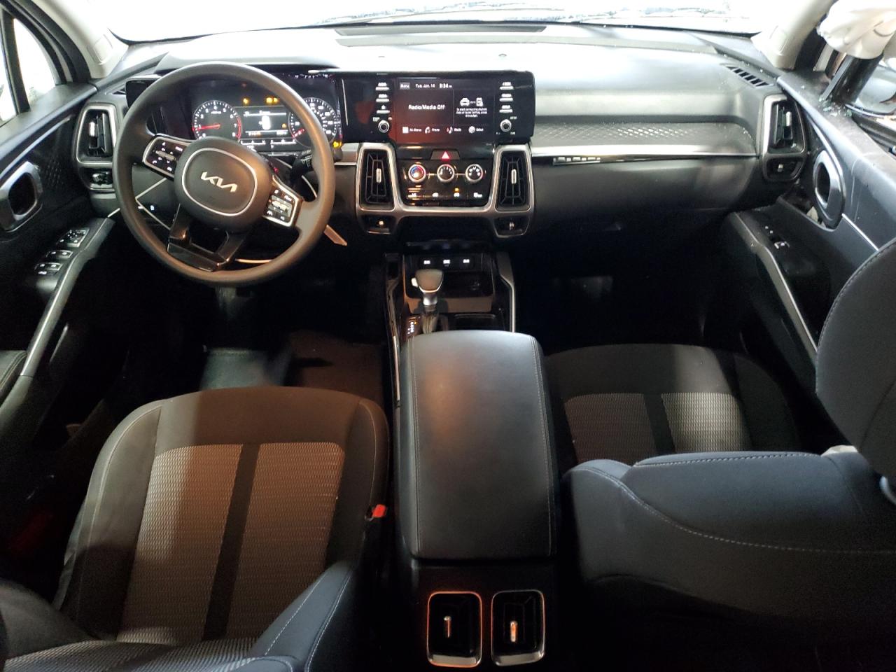 2023 Kia Sorento - Image 8