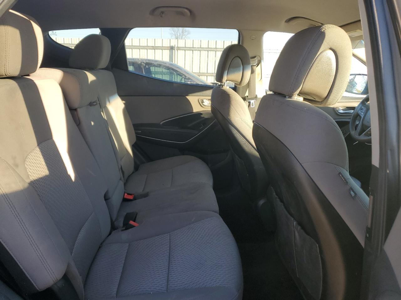 2018 Hyundai Santa Fe - Image 11