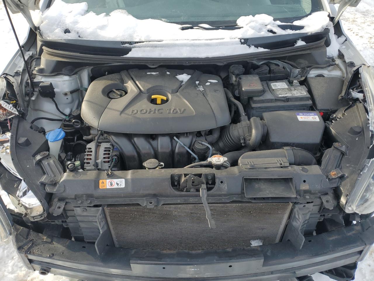 2016 Hyundai Elantra - Image 12