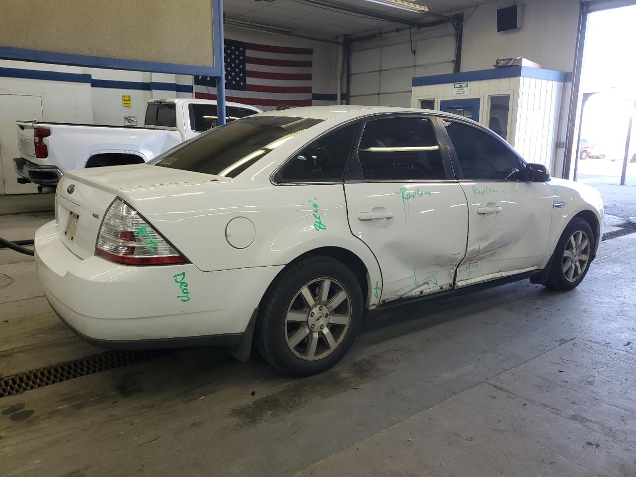 2008 Ford Taurus - Image 3