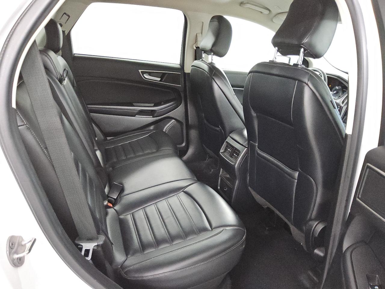 2022 Ford Edge - Image 11