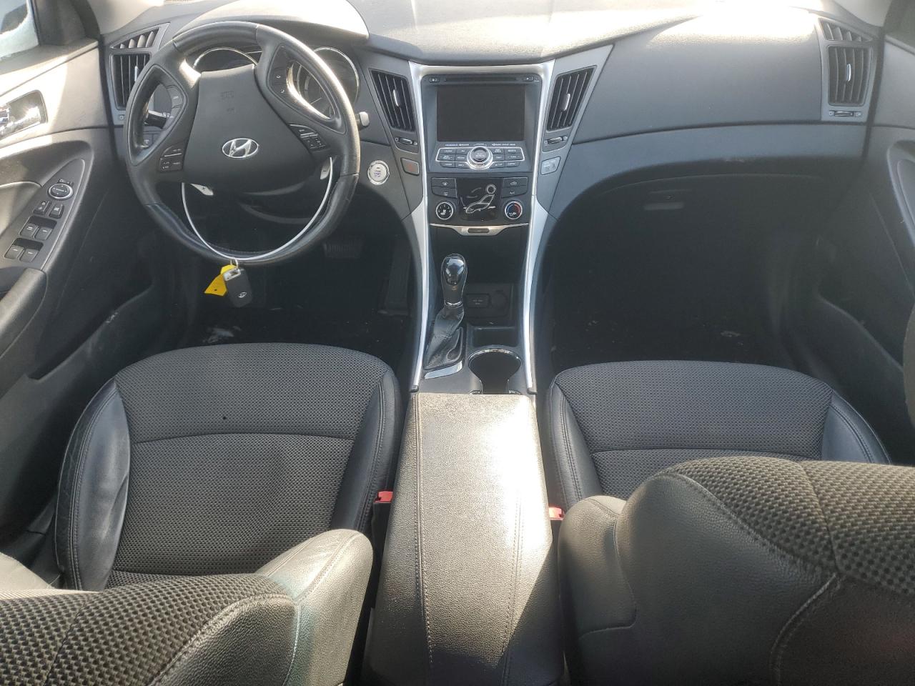 2013 Hyundai Sonata - Image 8