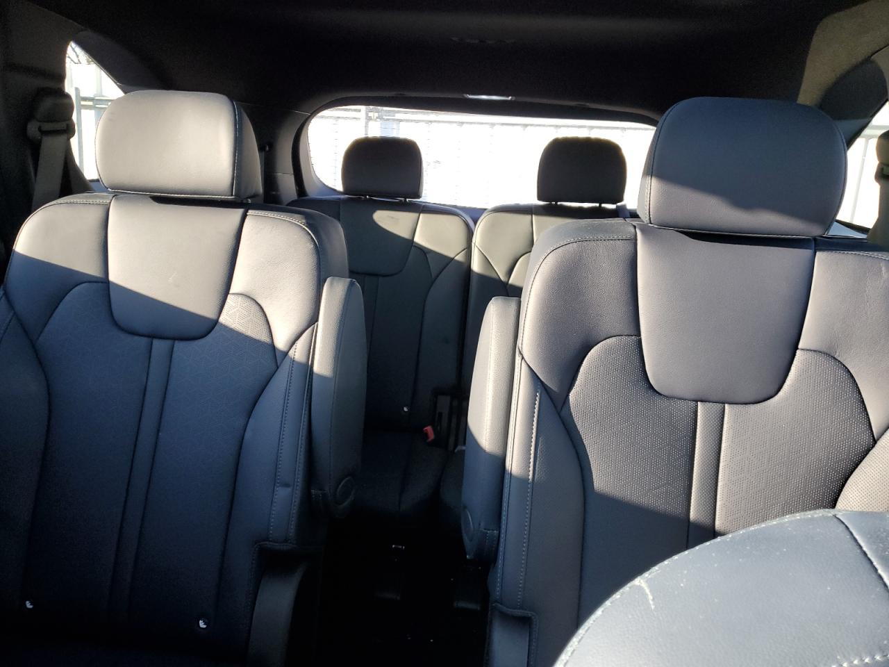 2023 Kia Sorento - Image 10