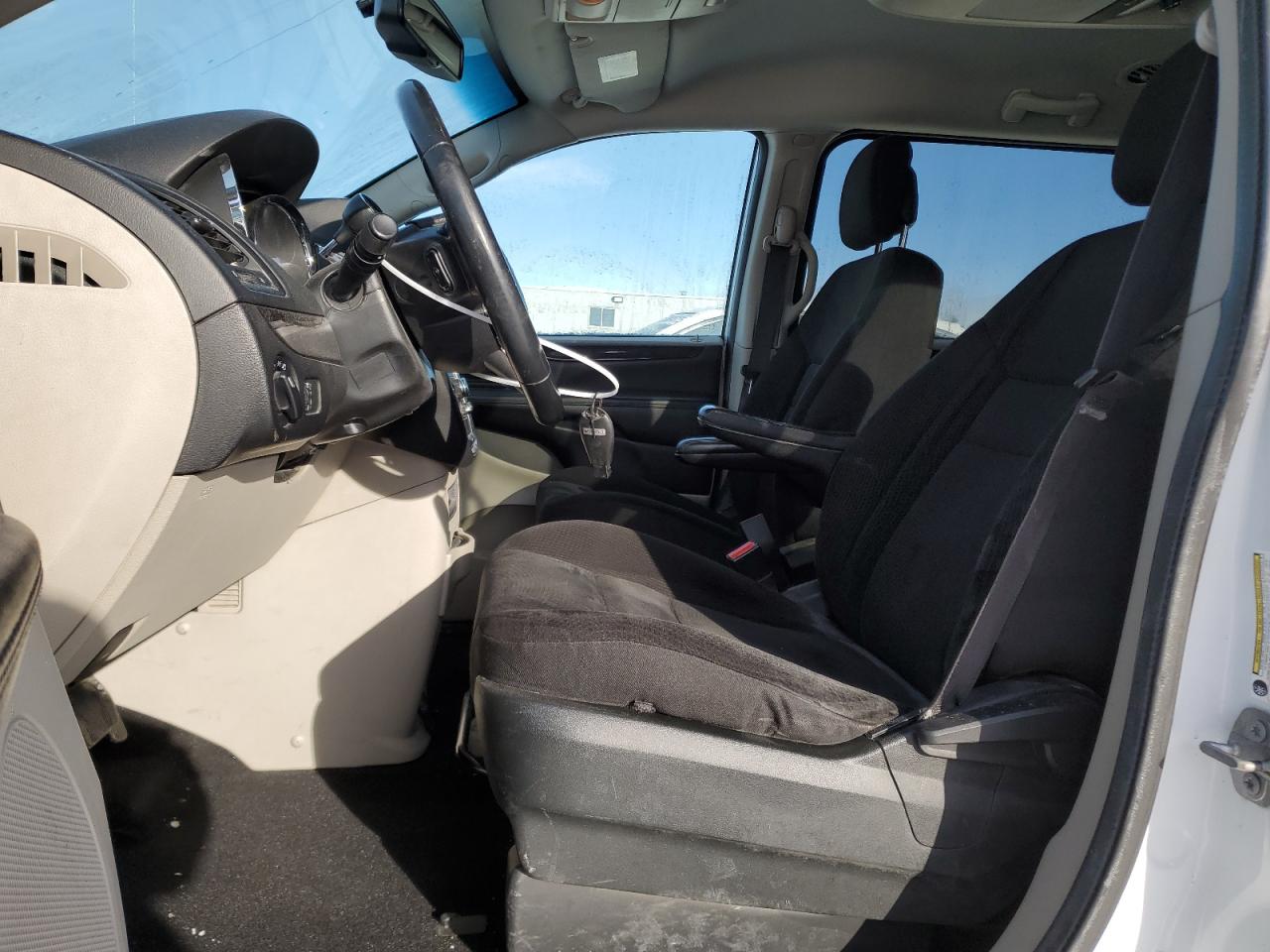 2017 Dodge Caravan - Image 7