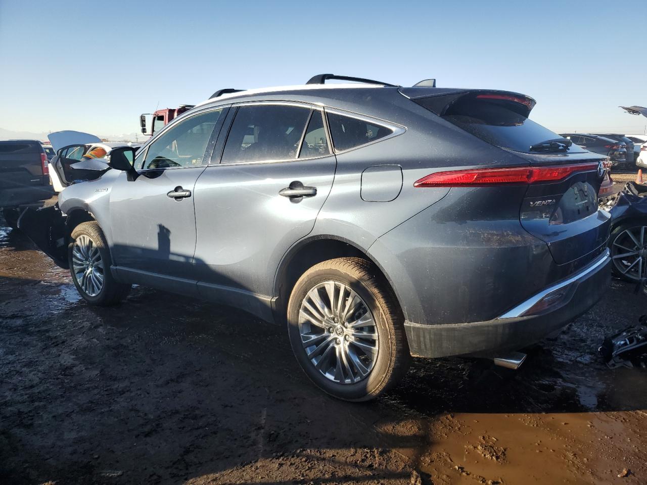 2021 Toyota Venza - Image 2