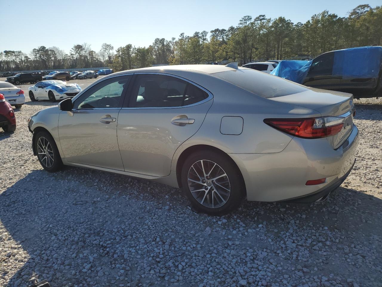 2018 Lexus ES - Image 2