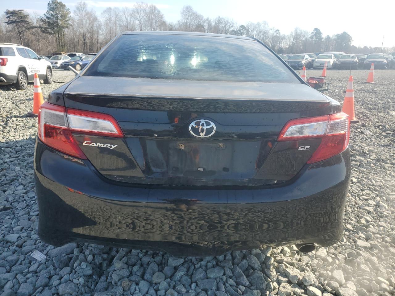 2014 Toyota Camry - Image 6