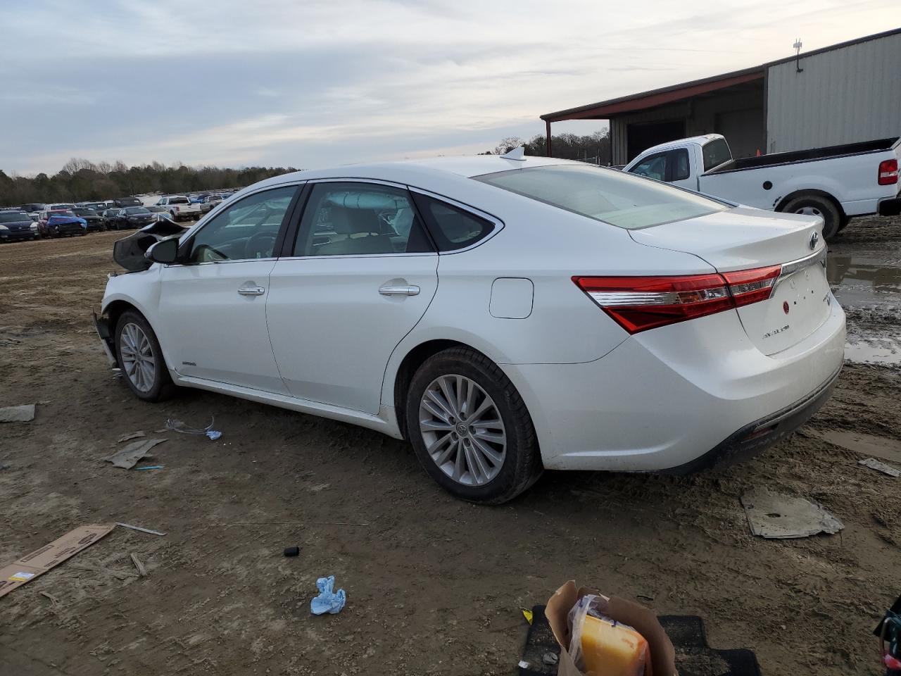 2014 Toyota Avalon - Image 2