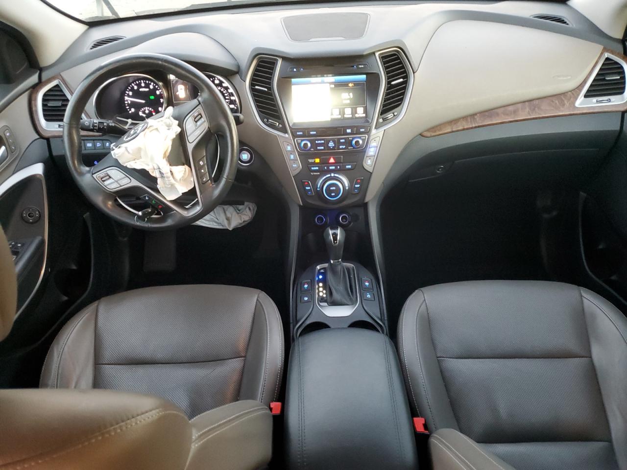 2017 Hyundai Santa Fe - Image 8