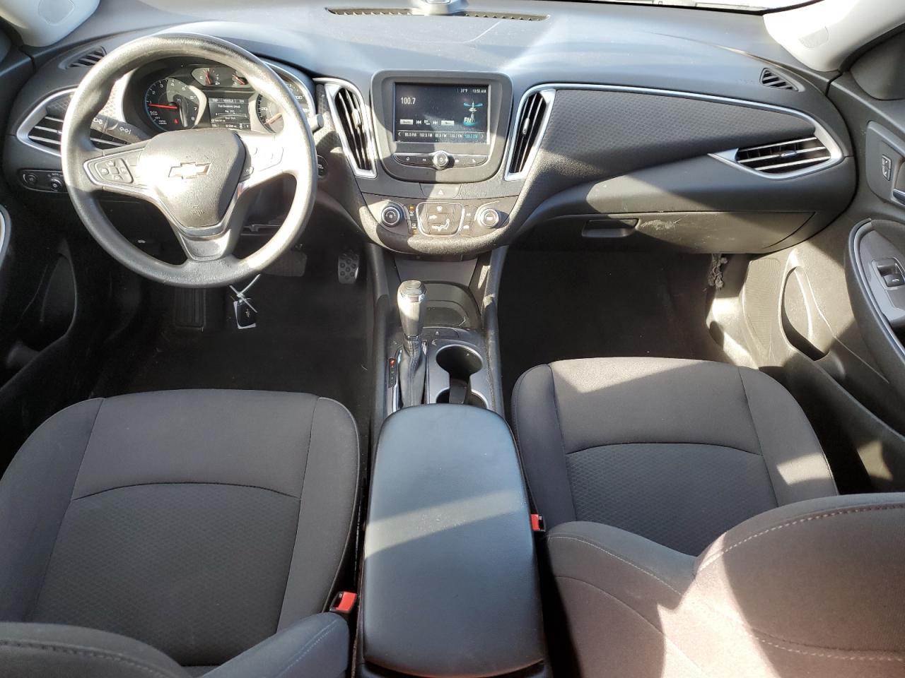 2017 Chevrolet Malibu - Image 8