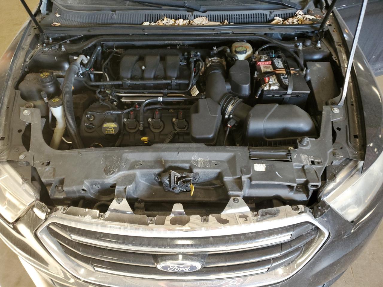 2013 Ford Taurus - Image 11