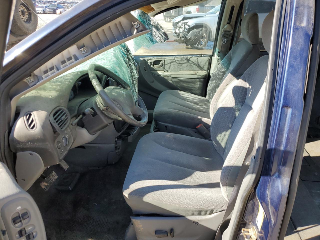 2005 Dodge Caravan - Image 7
