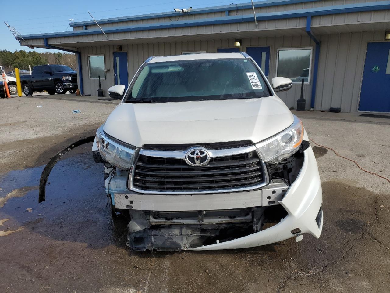 2015 Toyota Highlander - Image 5