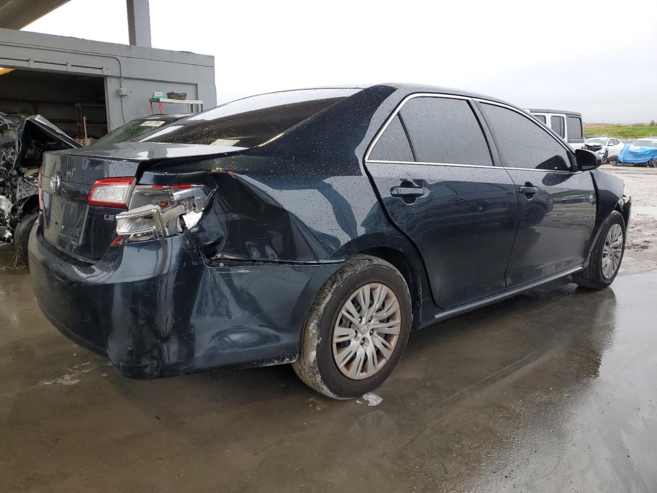 2014 Toyota Camry - Image 3