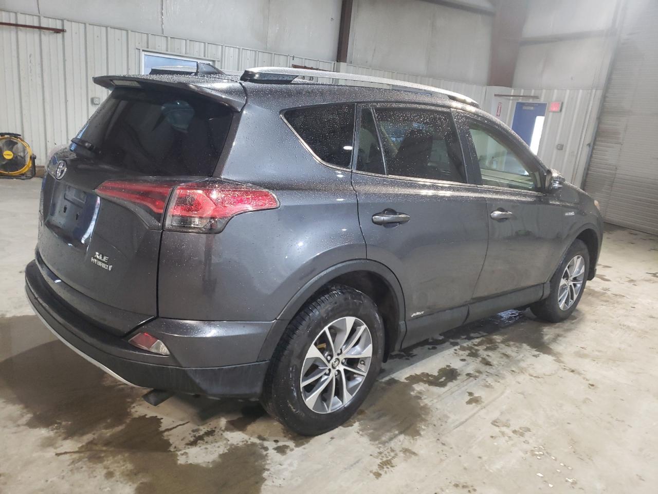 2017 Toyota RAV 4 - Image 3
