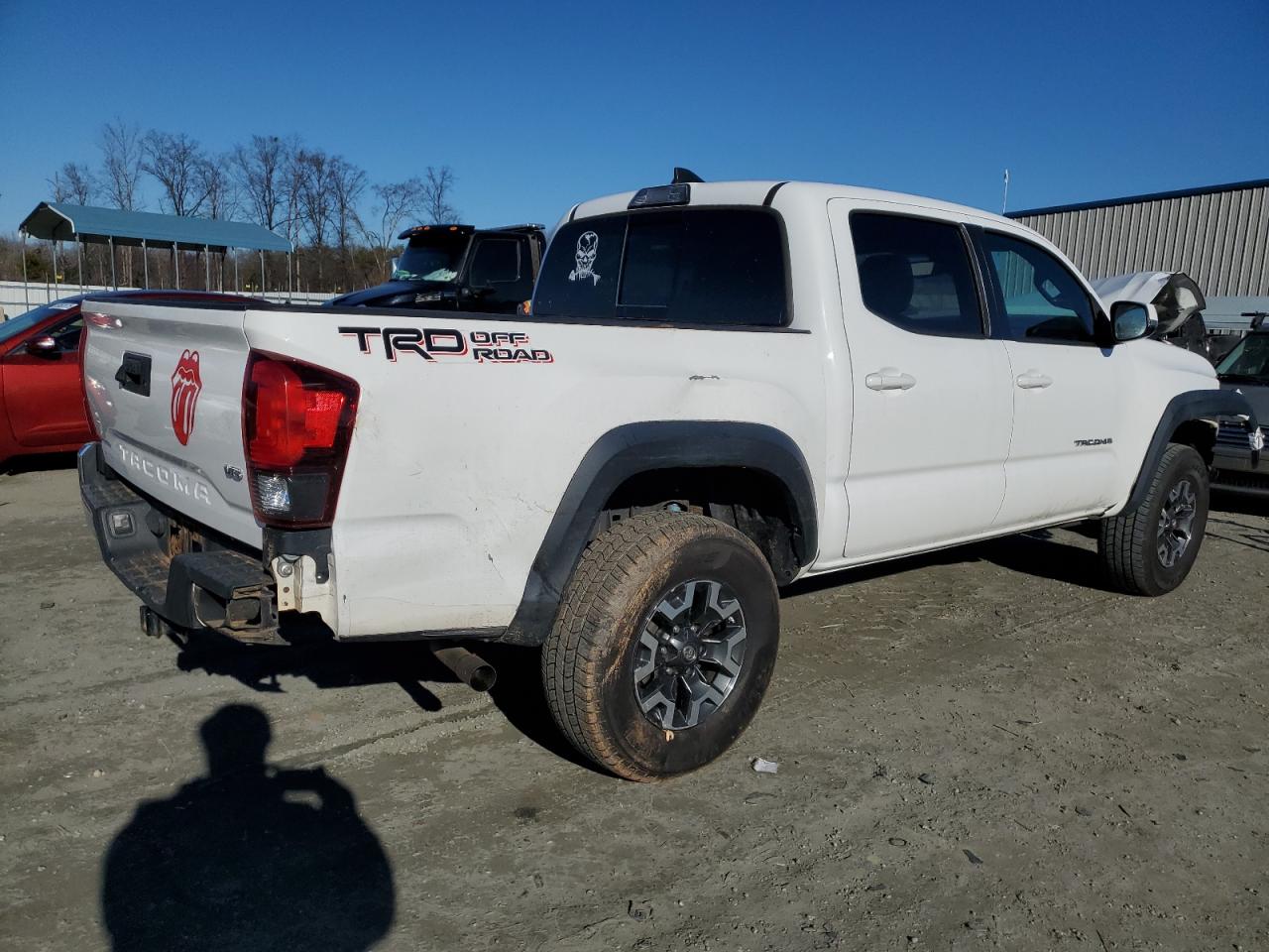 2019 Toyota Tacoma - Image 3