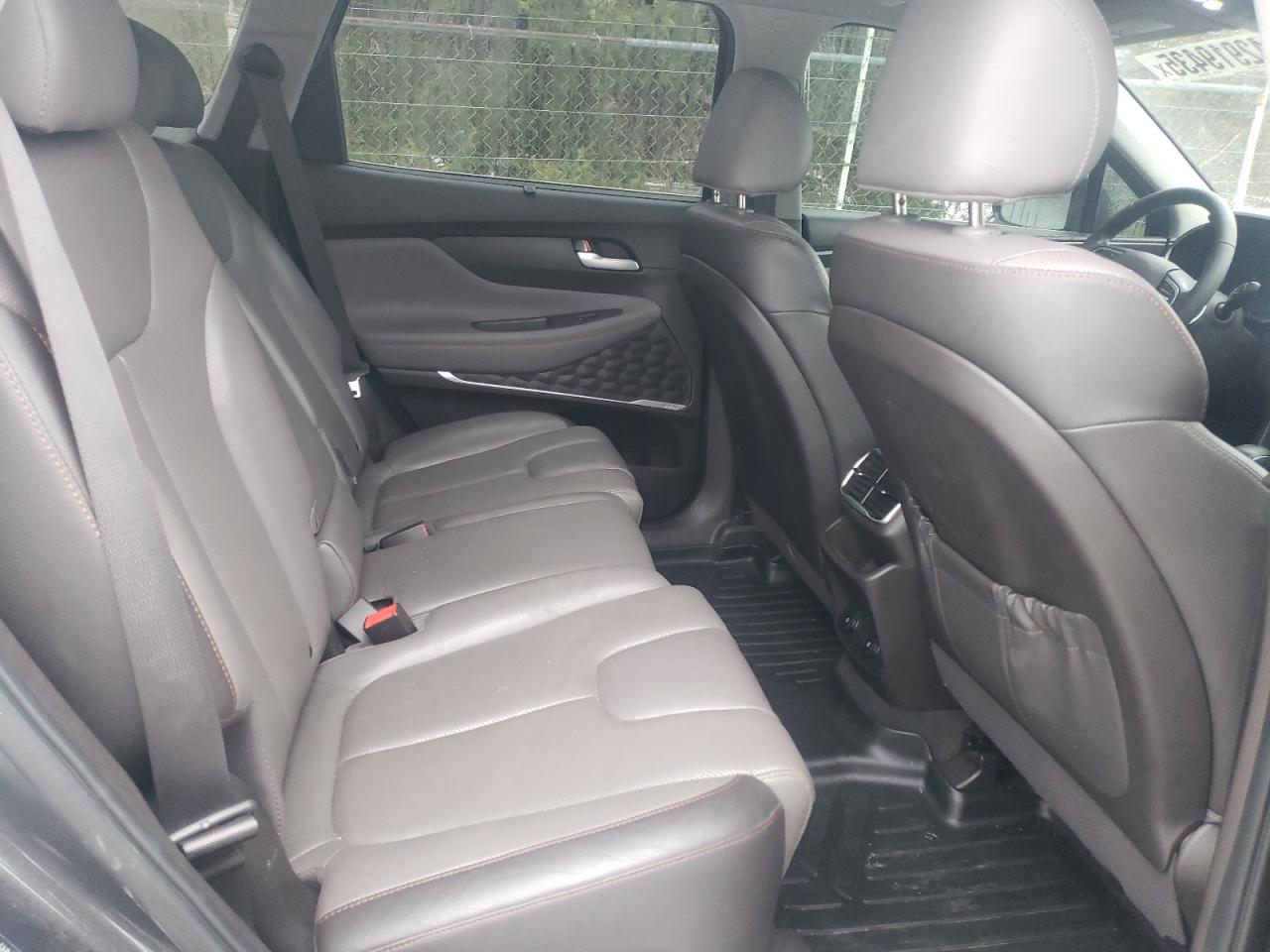 2020 Hyundai Santa Fe - Image 11
