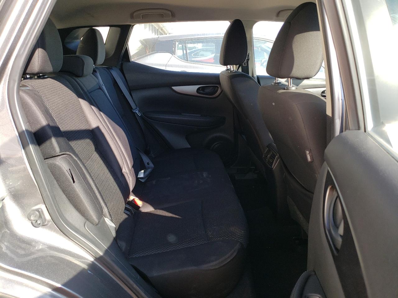 2021 Nissan Rogue - Image 11