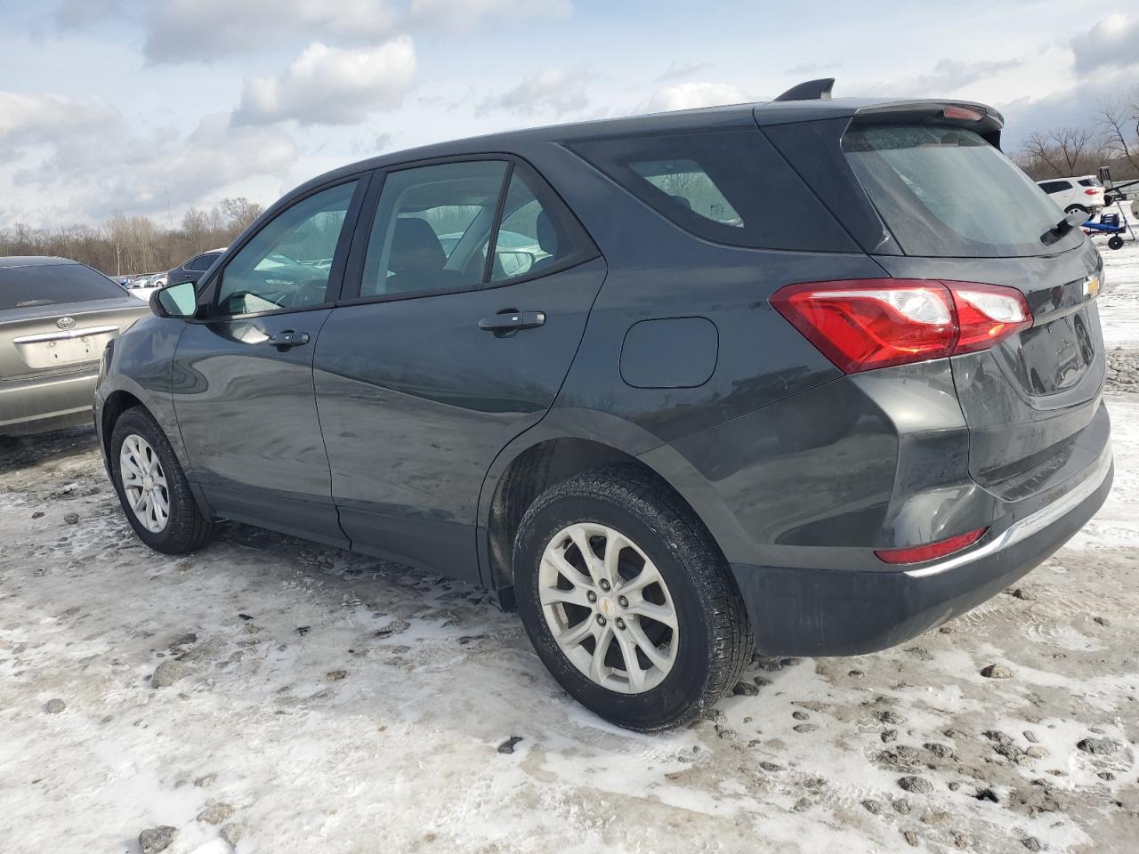 2018 Chevrolet Equinox - Image 2
