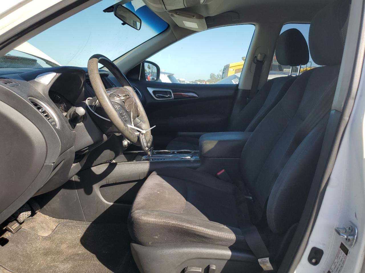 2014 Nissan Pathfinder - Image 7