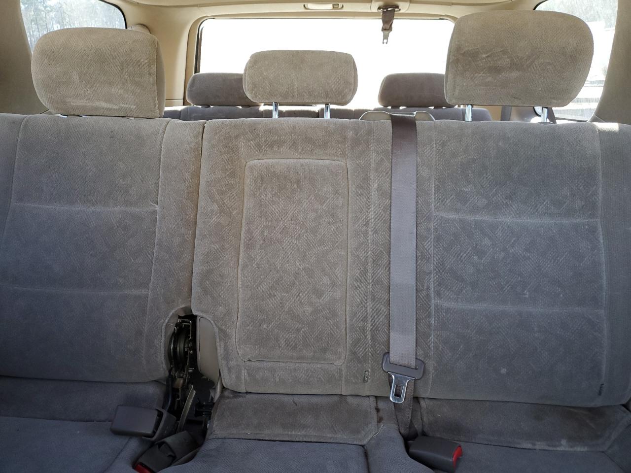 2002 Toyota Sequoia - Image 10