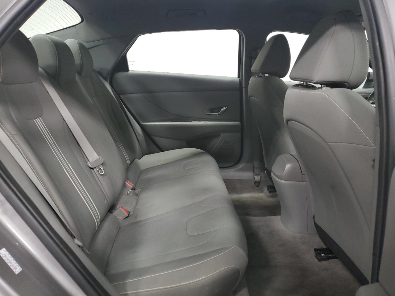 2021 Hyundai Elantra - Image 10